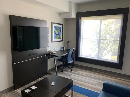 holiday inn express and suites el dorado hills
