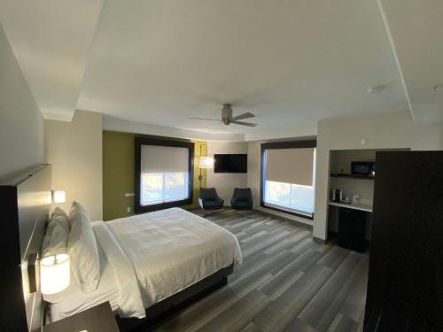 holiday inn express and suites el dorado hills