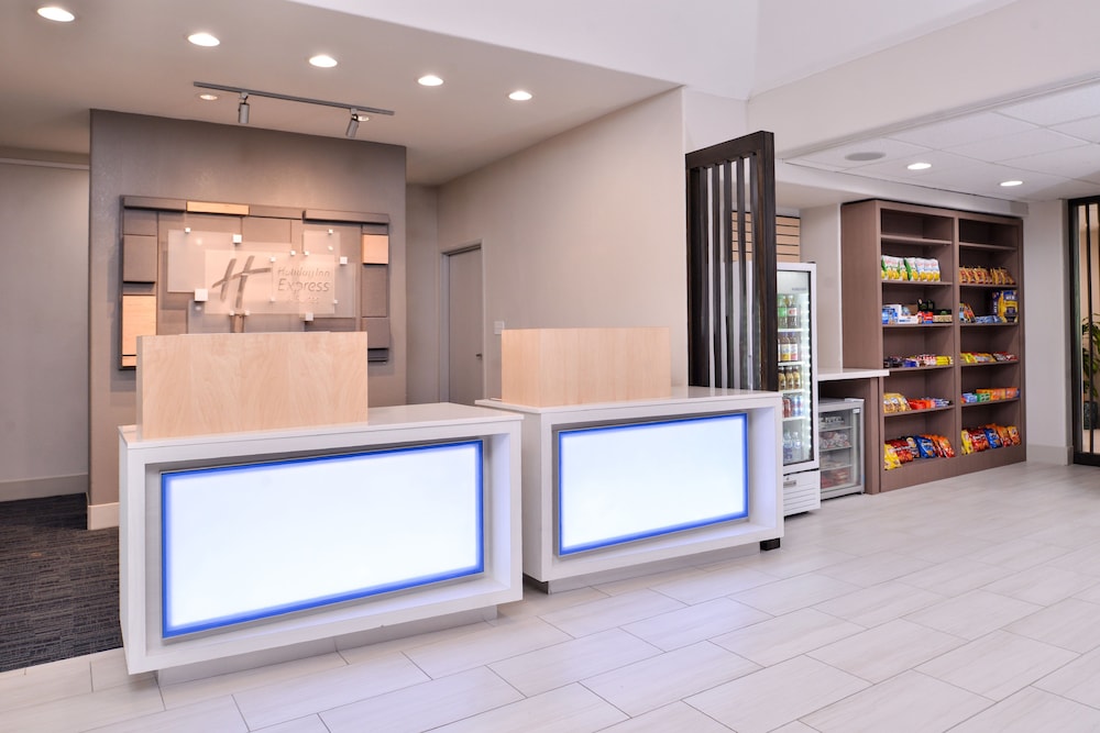 holiday inn express hotel and suites elgin by ihg