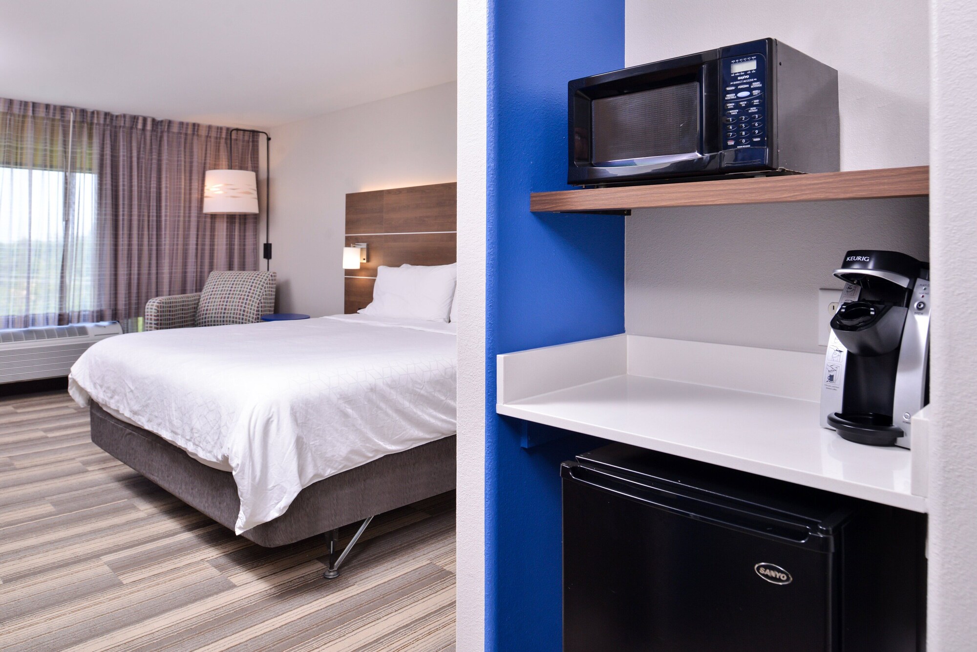 holiday inn express hotel and suites elgin by ihg