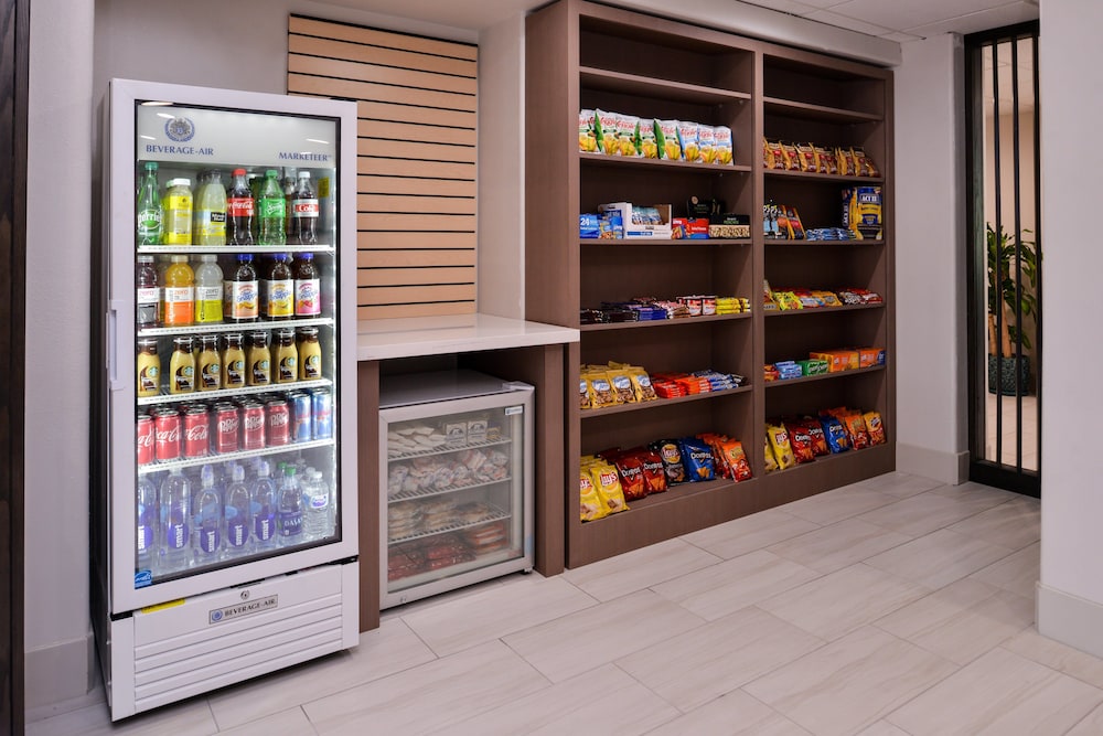 holiday inn express hotel and suites elgin by ihg