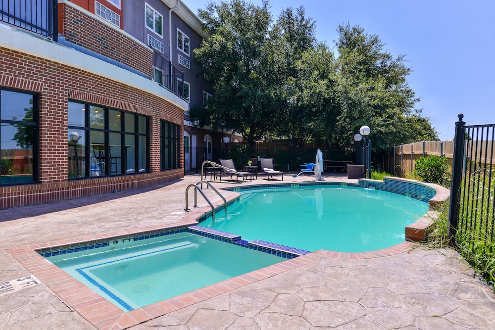 holiday inn express hotel and suites elgin by ihg
