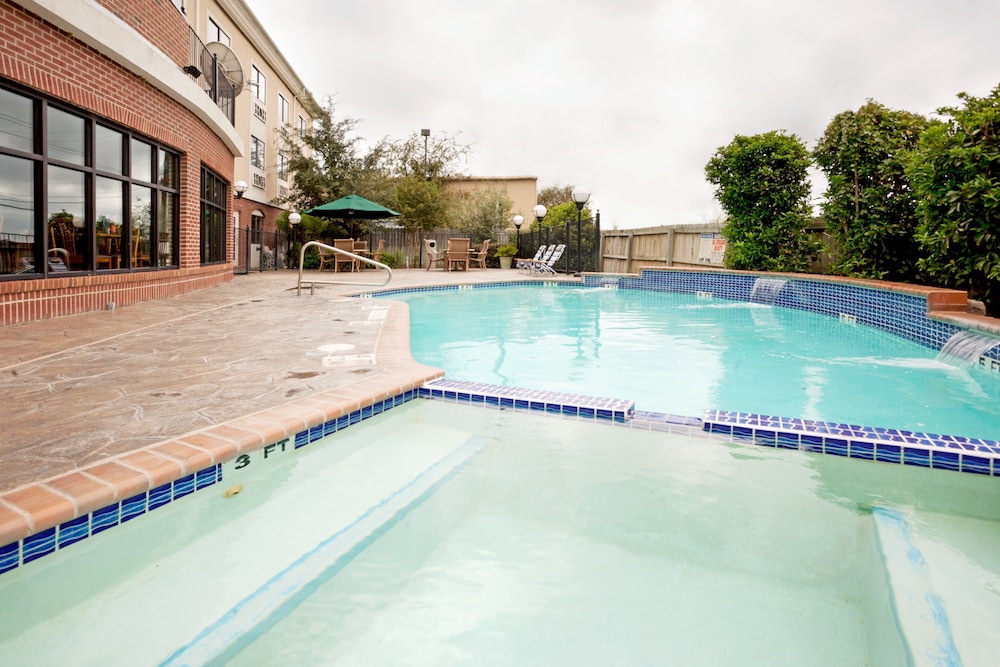 holiday inn express hotel and suites elgin by ihg