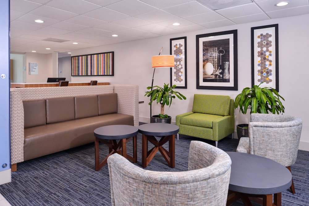 holiday inn express hotel and suites elgin by ihg