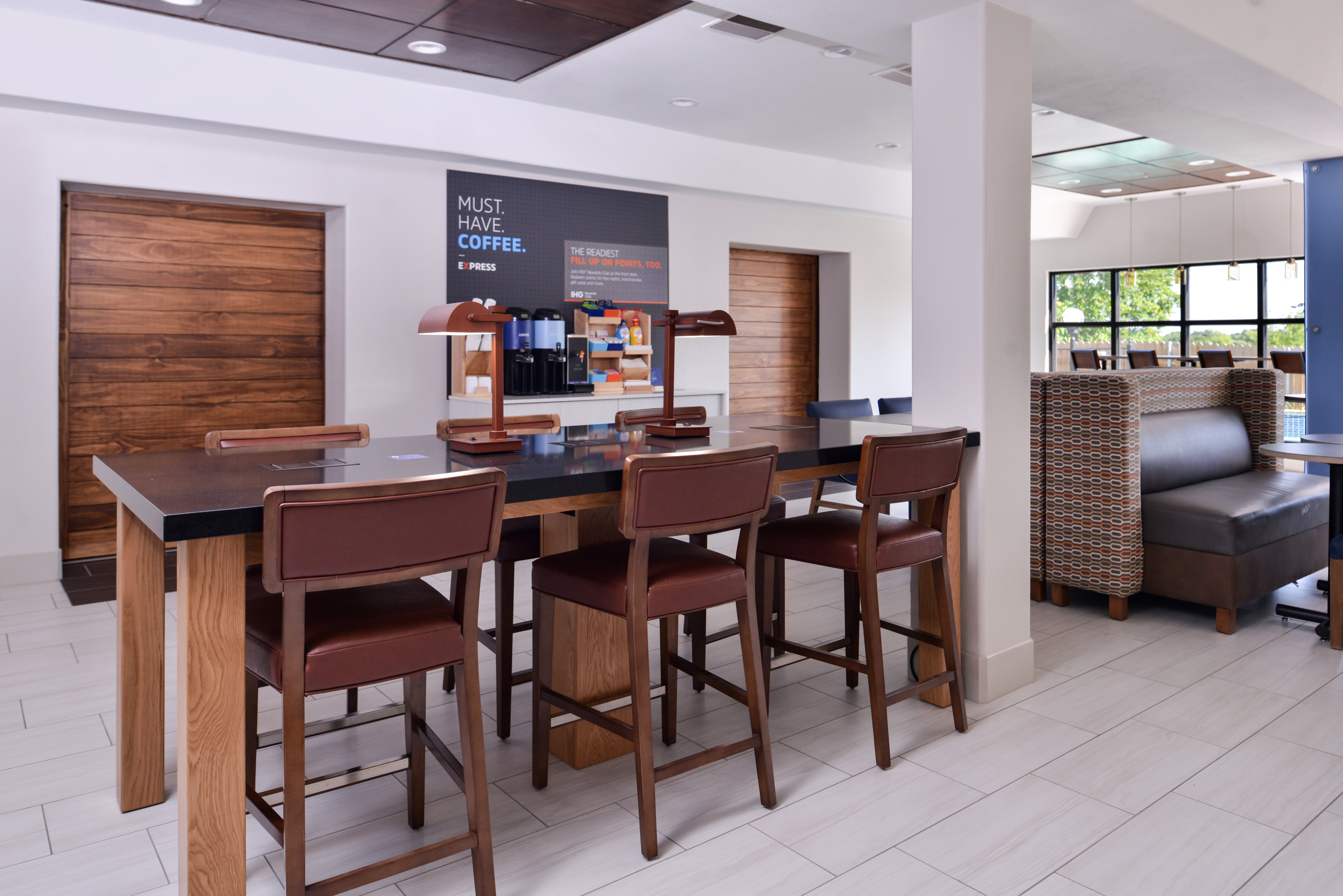 holiday inn express hotel and suites elgin by ihg