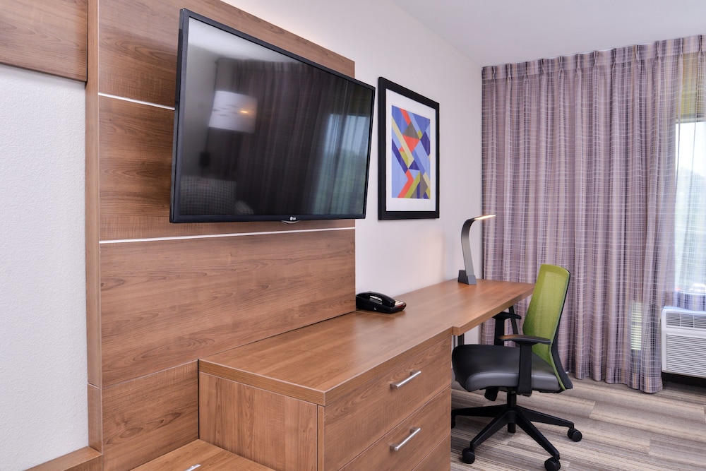 holiday inn express hotel and suites elgin by ihg