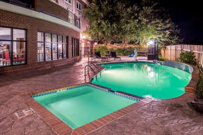 holiday inn express hotel and suites elgin by ihg