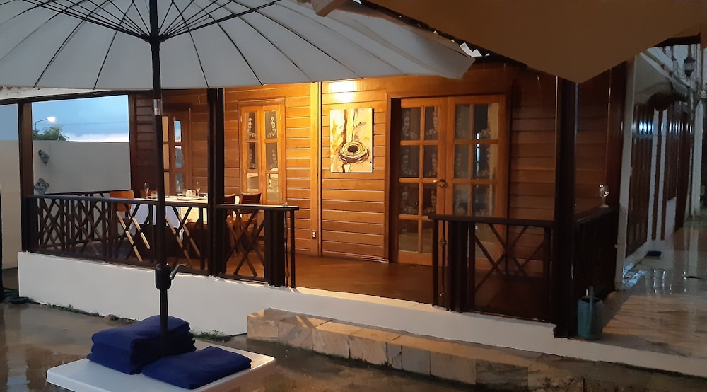 island house curacao