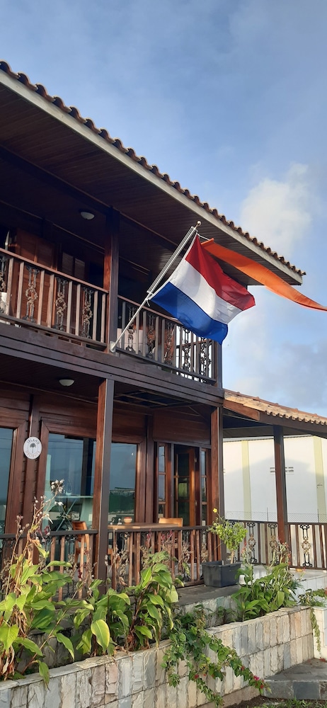 island house curacao