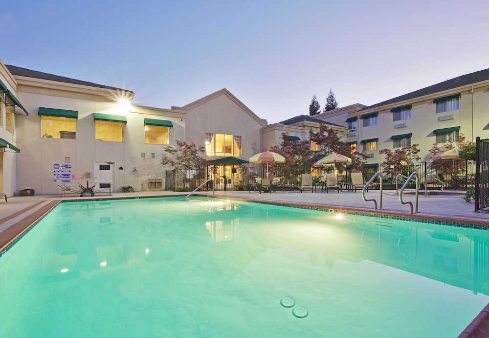 holiday inn auburn by ihg