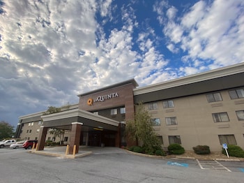 La Quinta Inn & Suites By Wyndham Harrisburg Airport Hershey,Dauphin County>>Dauphin,3 star