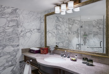 intercontinental shanghai ruijin by ihg