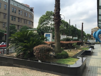 novotel shanghai atlantis