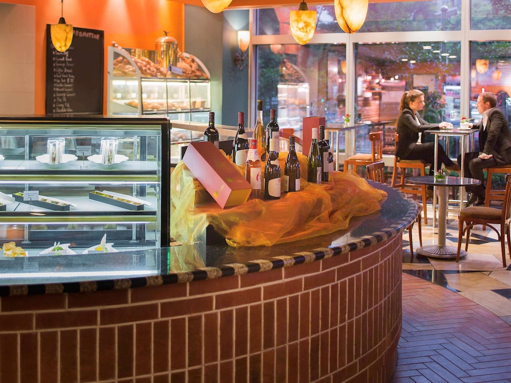 novotel shanghai atlantis