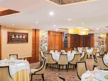 novotel shanghai atlantis