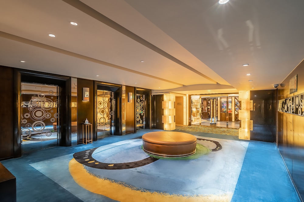 renaissance shanghai yu garden hotel on the bund