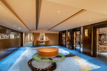 renaissance shanghai yu garden hotel on the bund