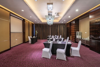 renaissance shanghai yu garden hotel