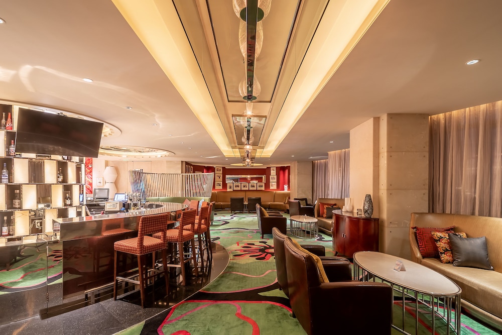 renaissance shanghai yu garden hotel on the bund