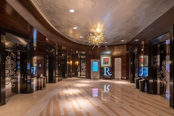 renaissance shanghai yu garden hotel on the bund