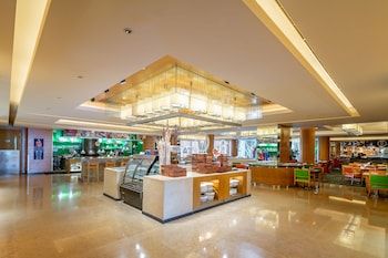 renaissance shanghai yu garden hotel on the bund