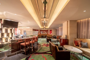 renaissance shanghai yu garden hotel on the bund