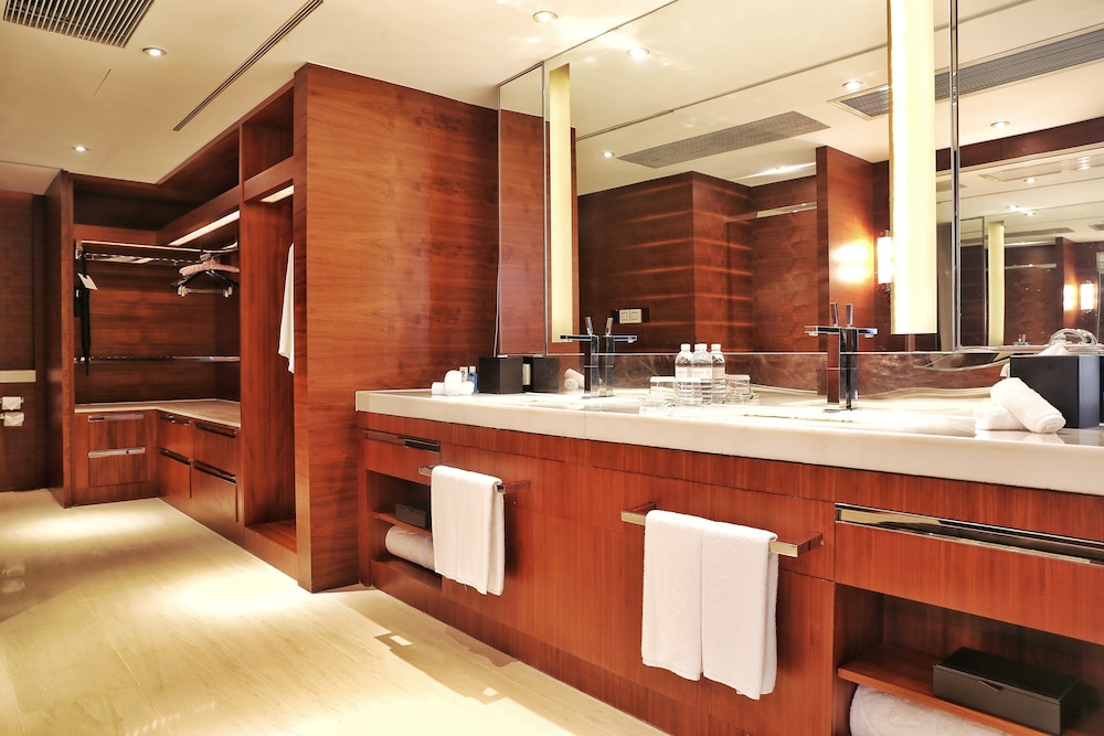 the langham shanghai xintiandi