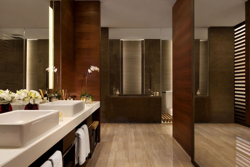 the langham shanghai xintiandi