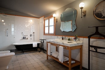 las liebres restaurant and hotel