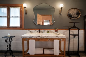 las liebres restaurant and hotel