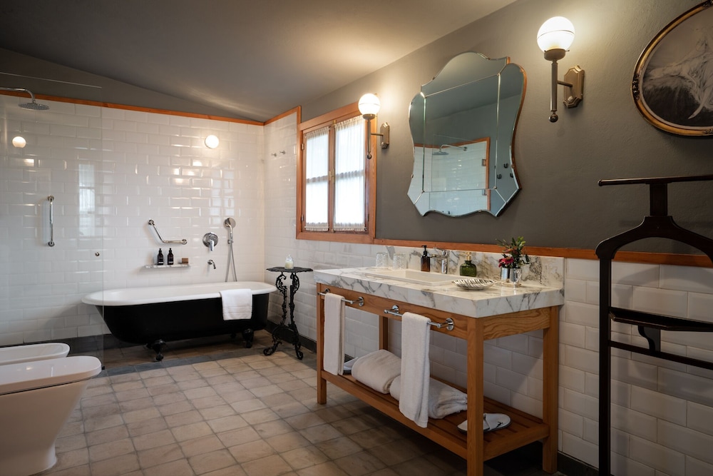 las liebres restaurant and hotel