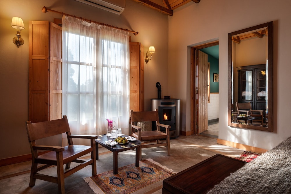 las liebres restaurant and hotel