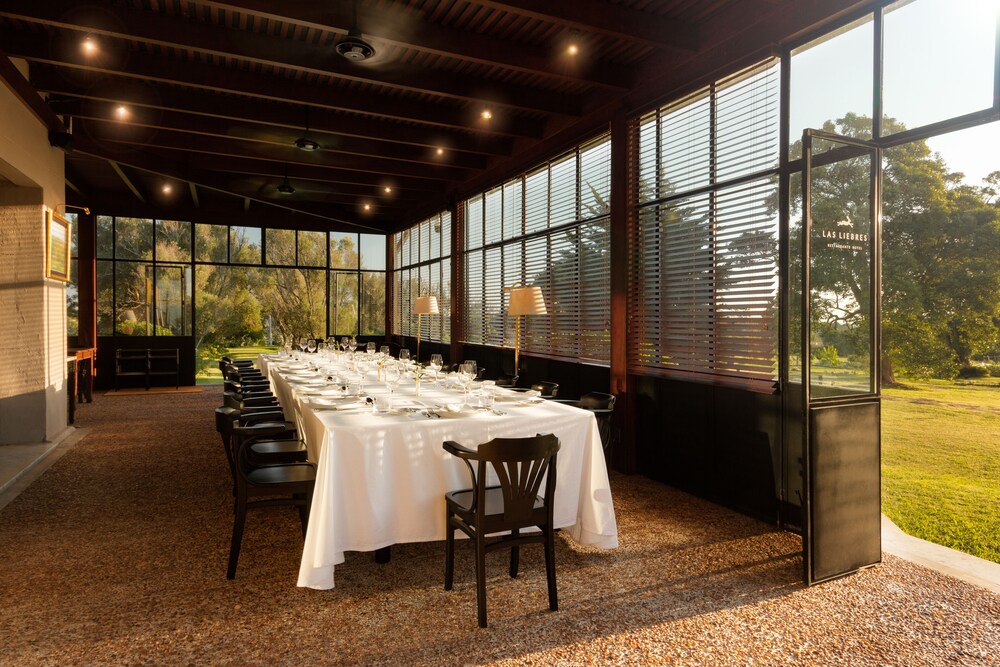 las liebres restaurant and hotel