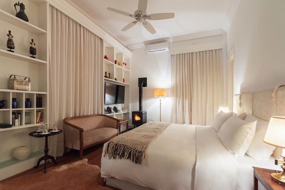 las liebres restaurant and hotel