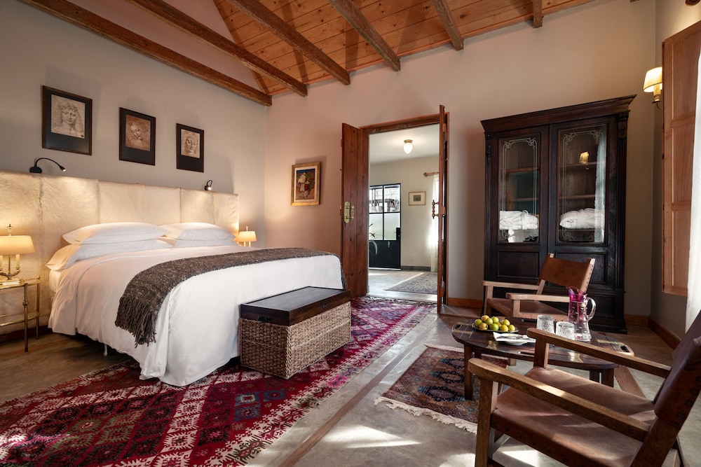 las liebres restaurant and hotel