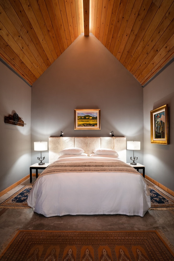 las liebres restaurant and hotel