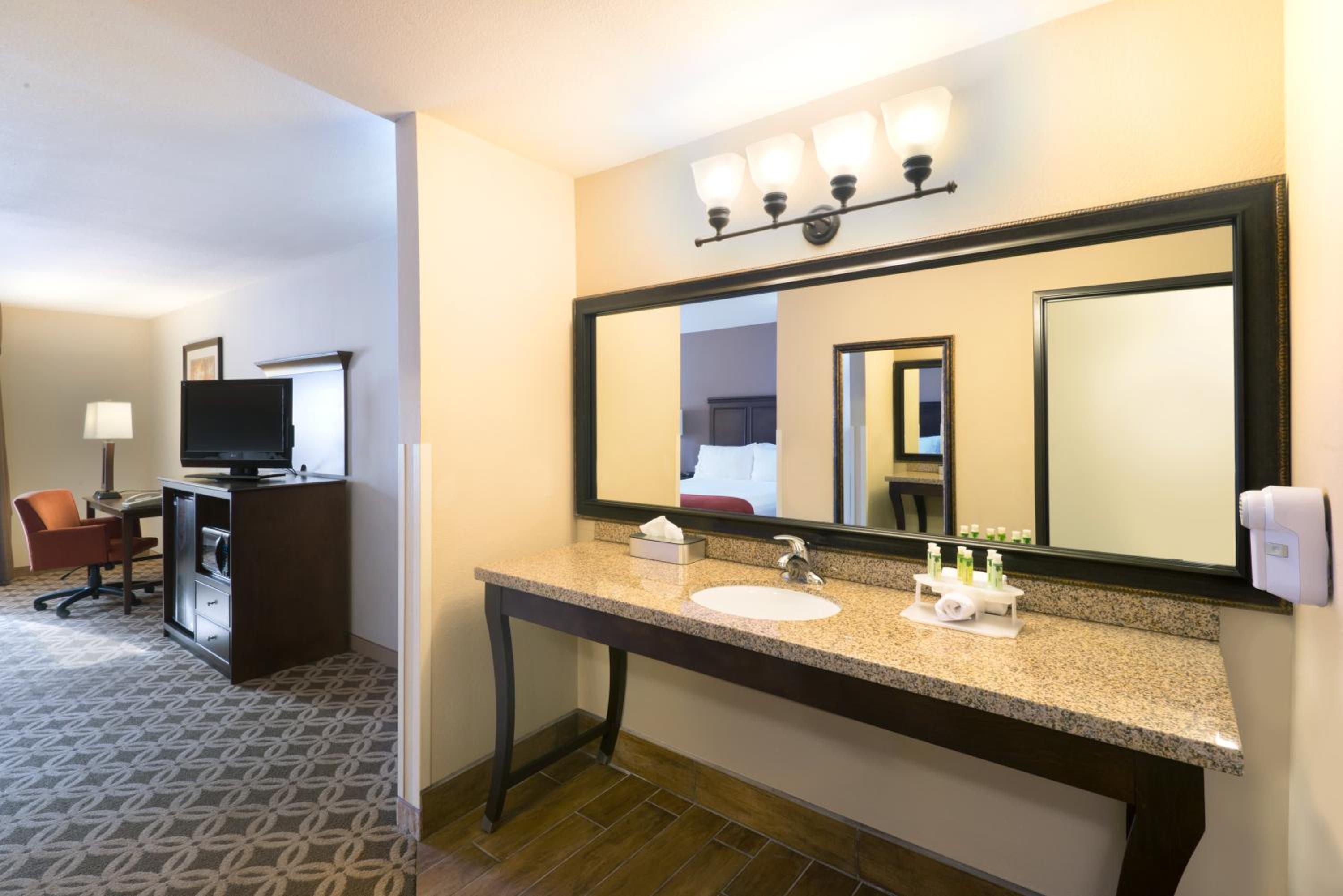 holiday inn express show low by ihg
