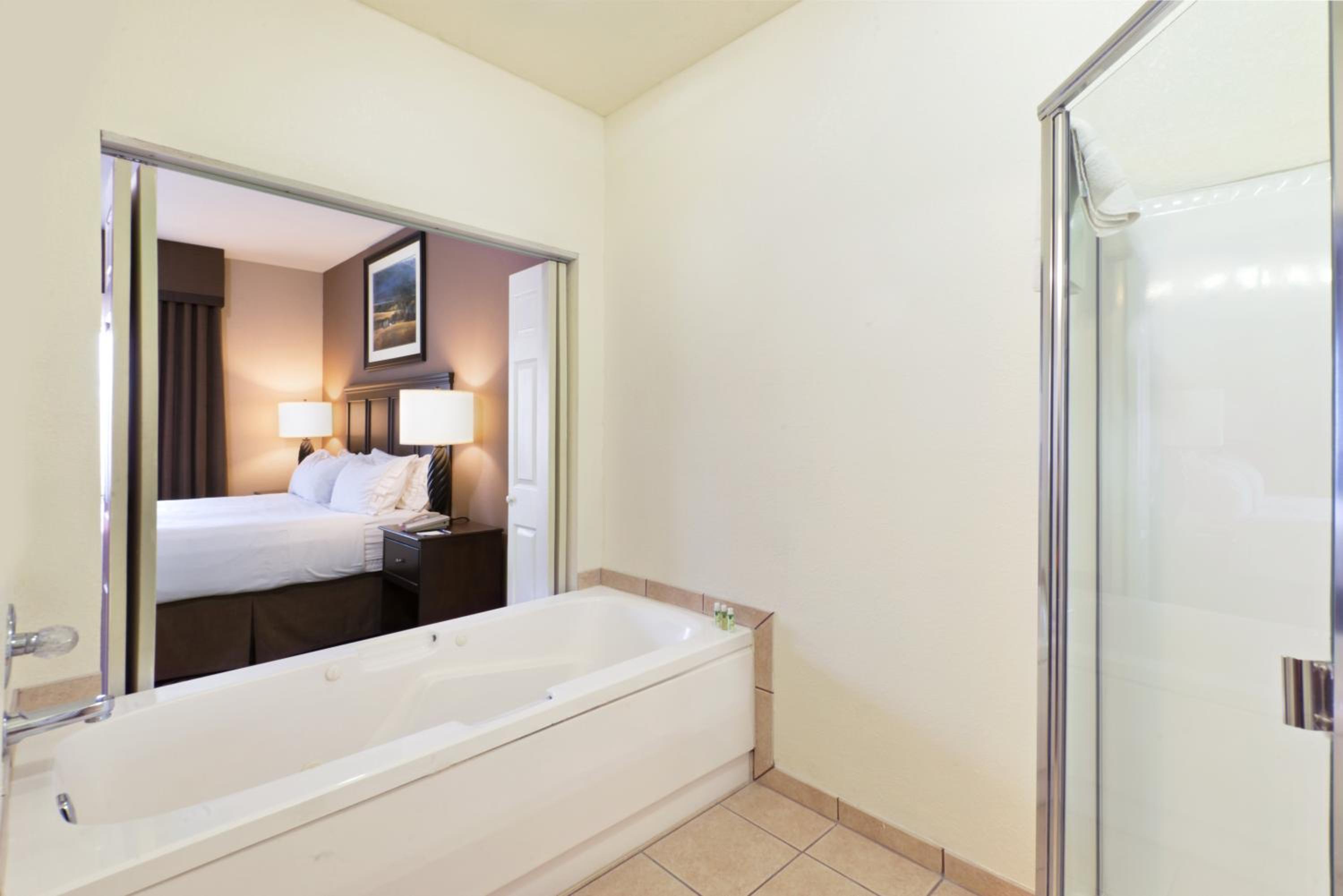 holiday inn express show low by ihg