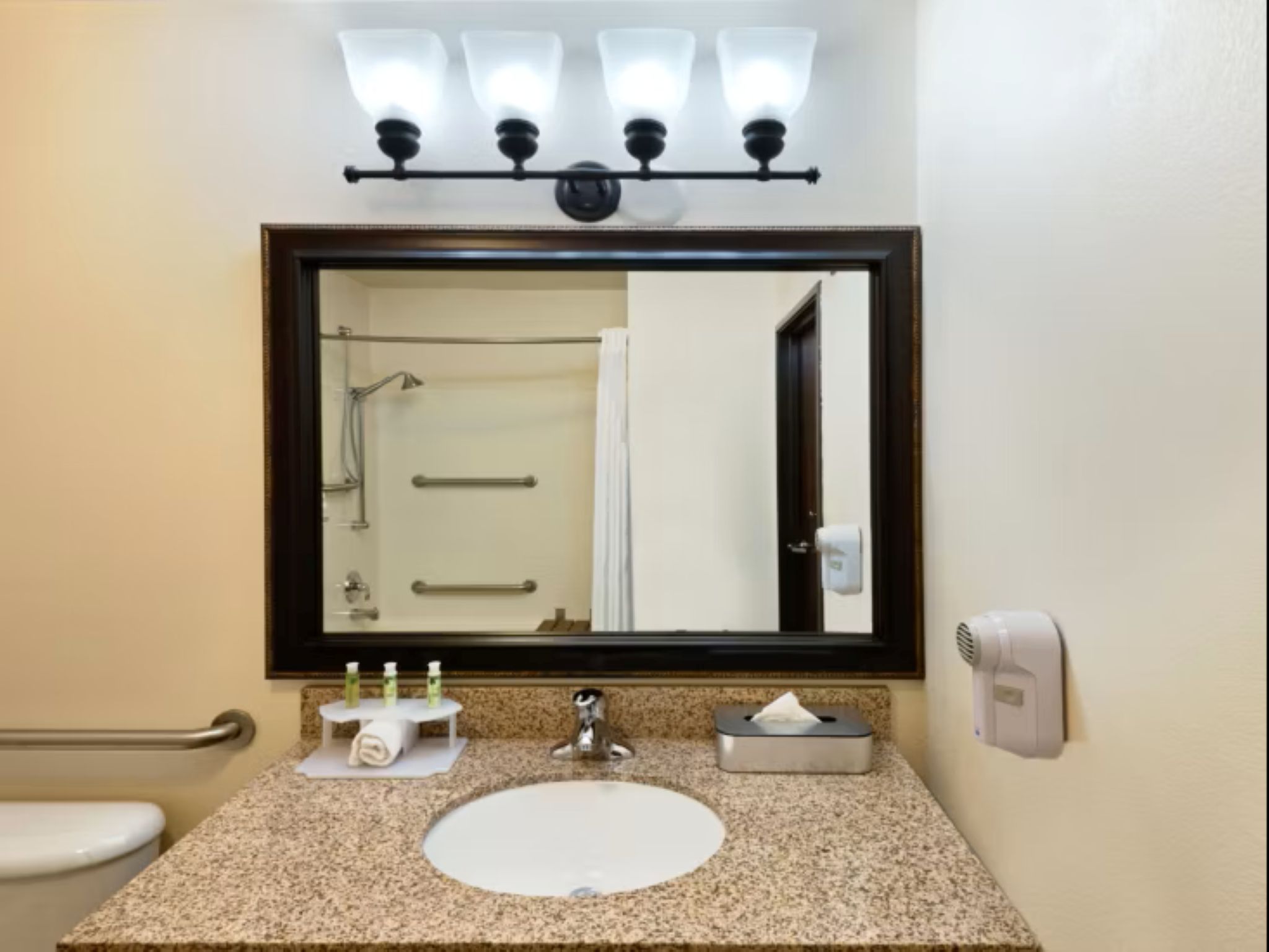holiday inn express show low by ihg