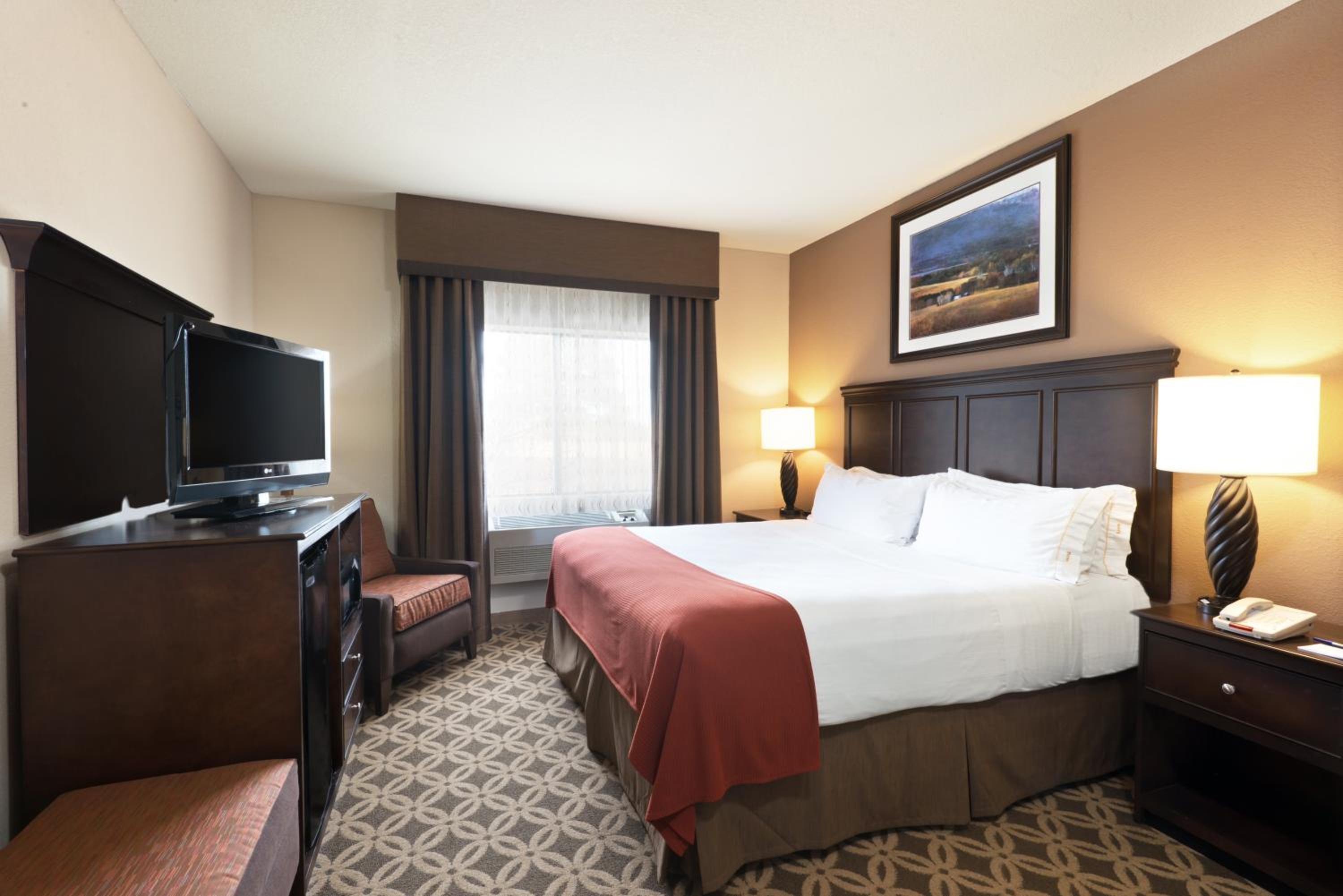 holiday inn express show low by ihg