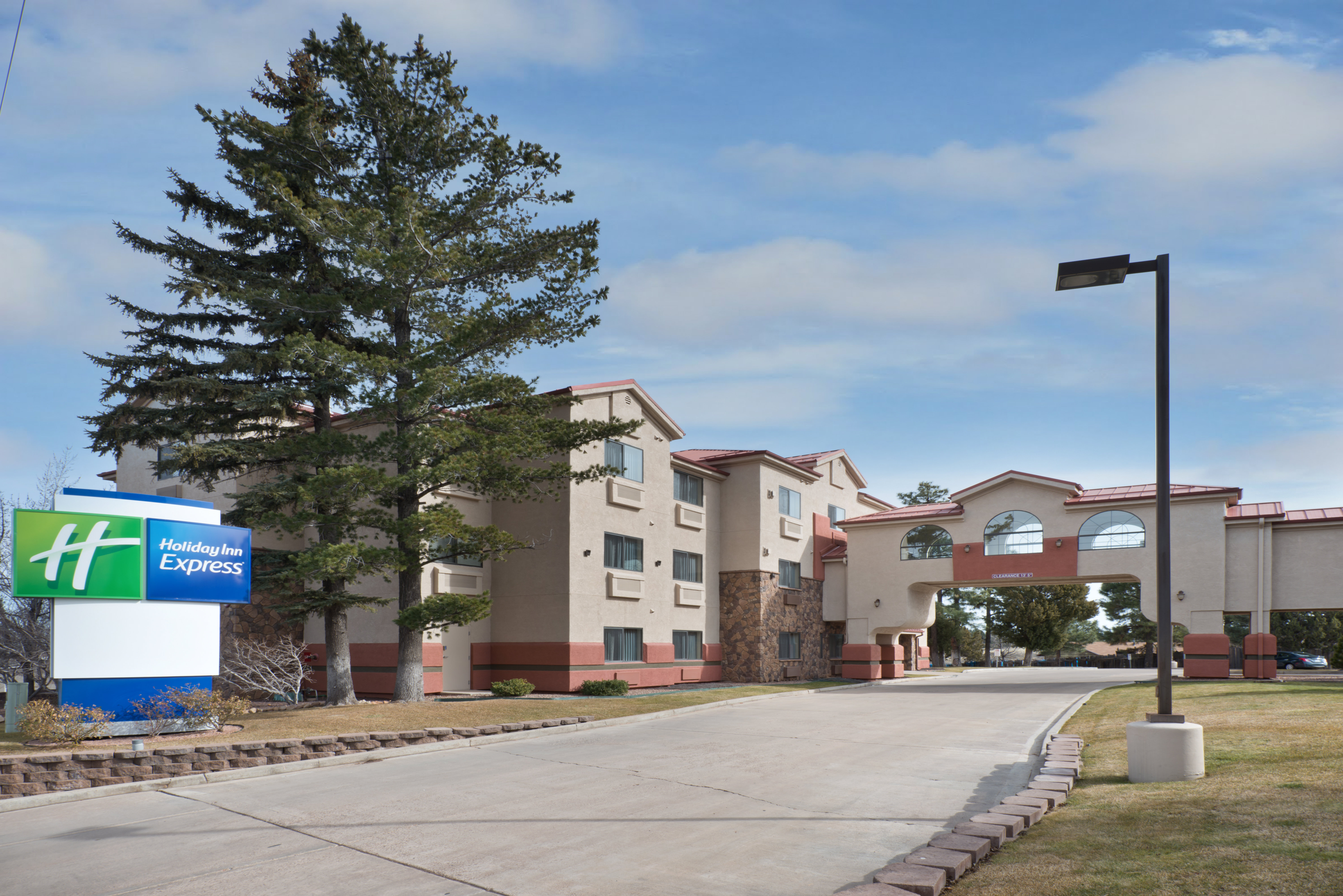 holiday inn express show low by ihg