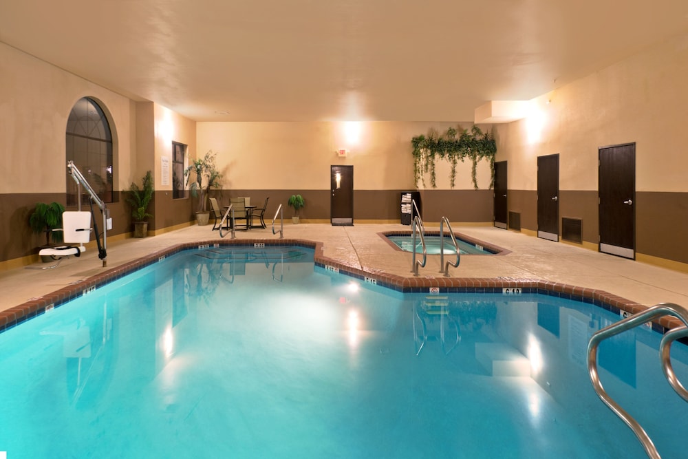 holiday inn express show low by ihg