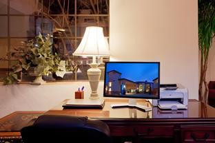 holiday inn express show low by ihg