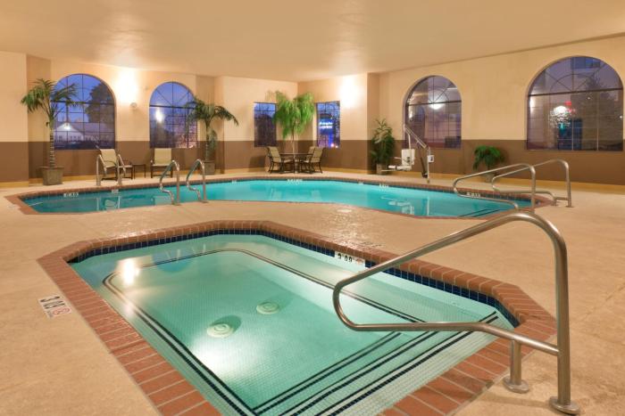 holiday inn express show low by ihg