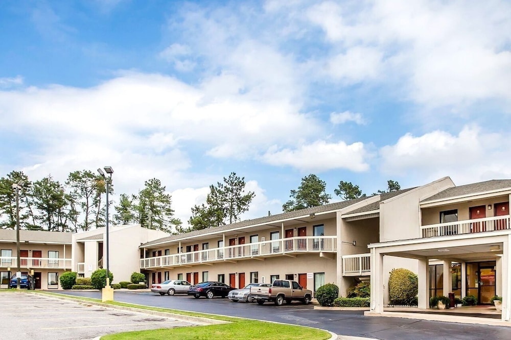 Budgetel Inn & Suites,Near Augusta Mall,2 star