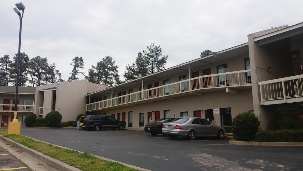 Budgetel Inn & Suites,Near Augusta Mall,2 star