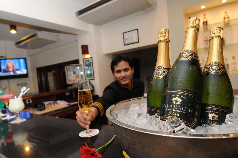 paradise angkor villa