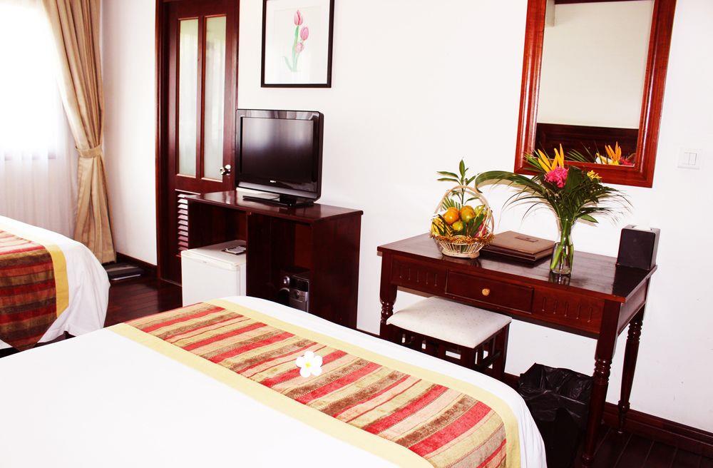 paradise angkor villa