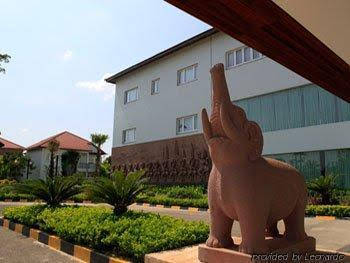 paradise angkor villa