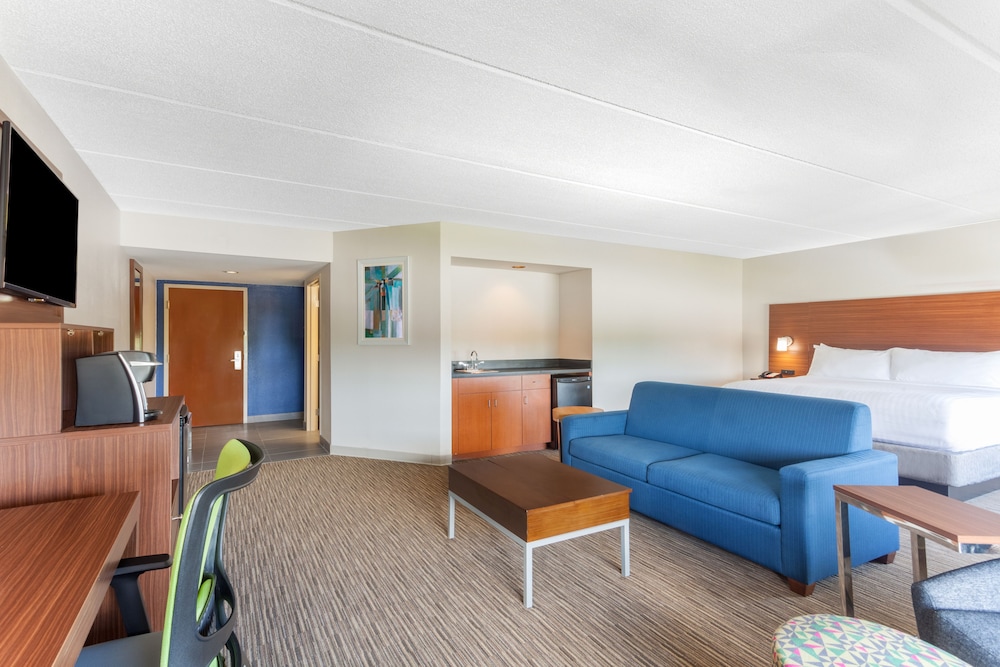 holiday inn express suites augusta west ft gordon